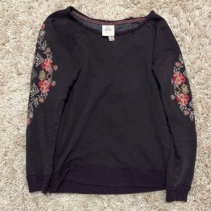 Knox Rose Embroidered Sweater